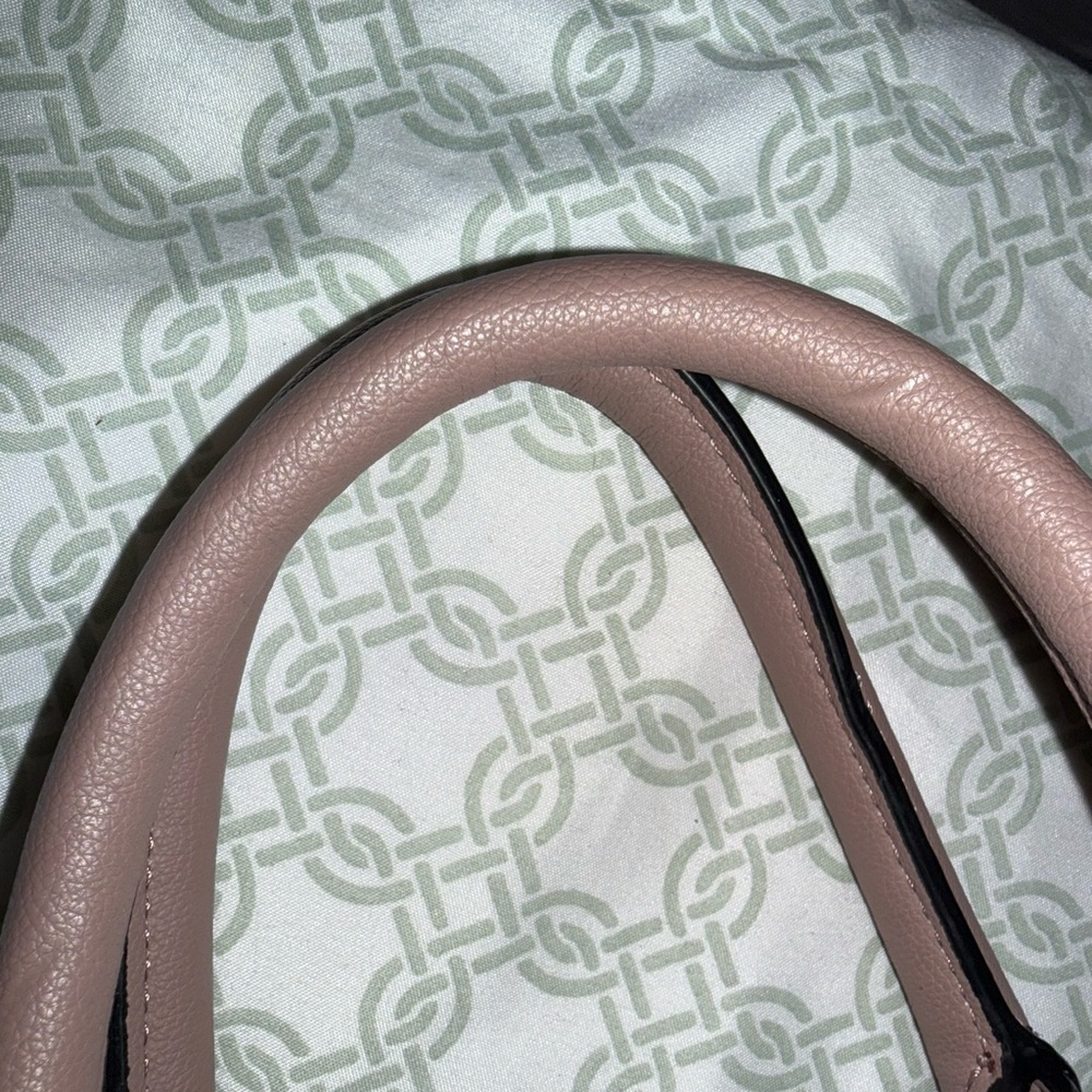 💕Final price 💕Guess Blush Pink Monogram Tote with removable strap & silver - Picture 14 of 16